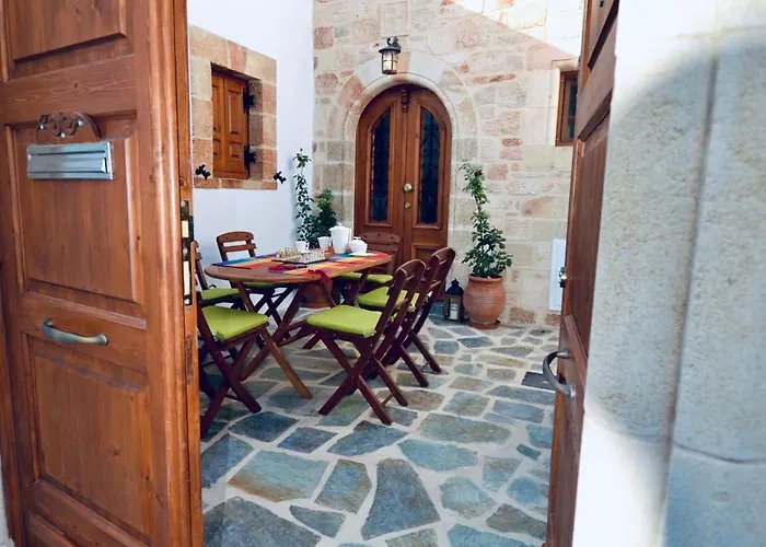 Villa Patitiri Traditional House With Hot Tub