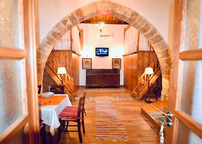 Villa Patitiri Traditional House With Hot Tub