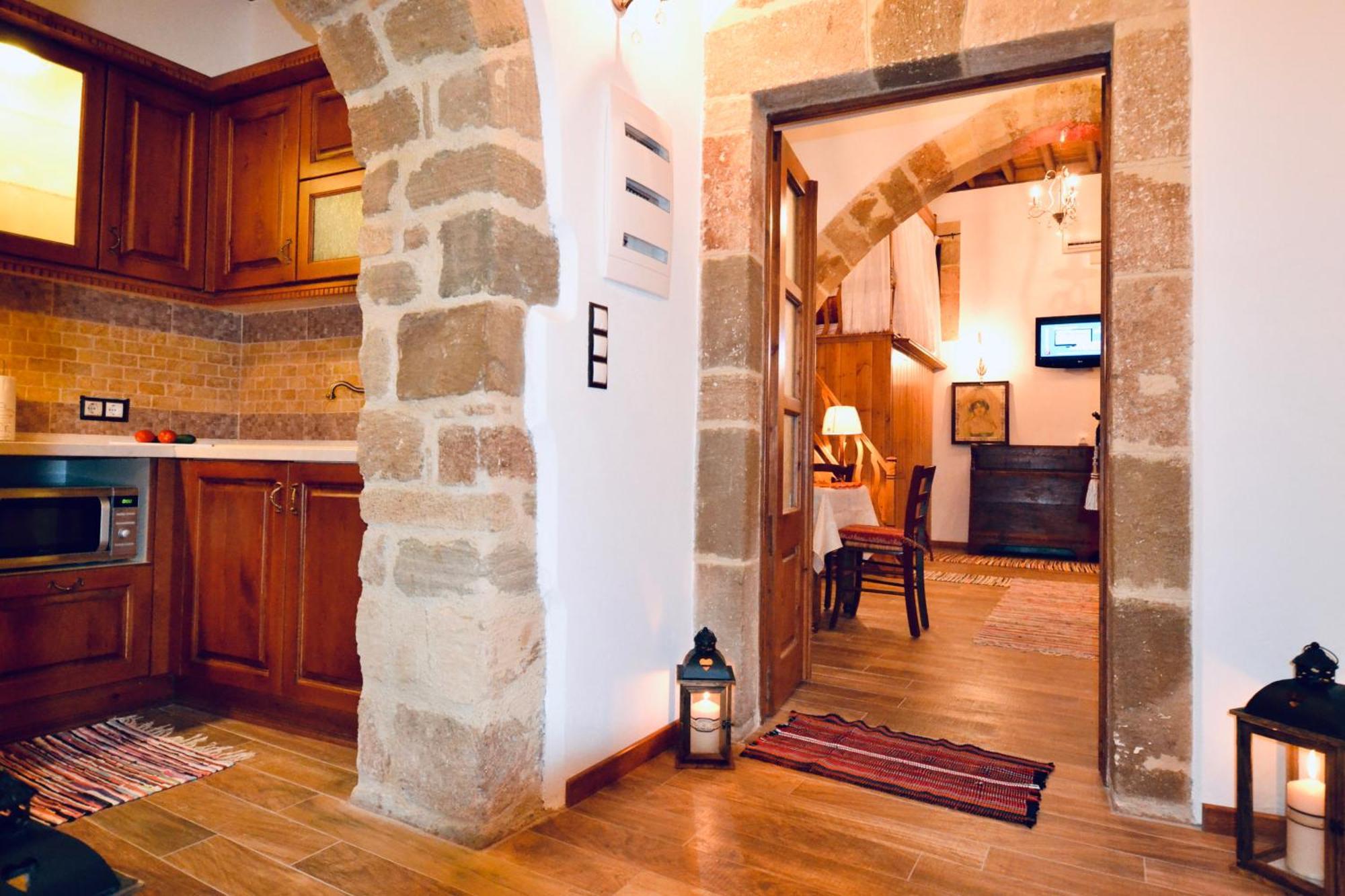 Patitiri Traditional House With Hot Tub Villa