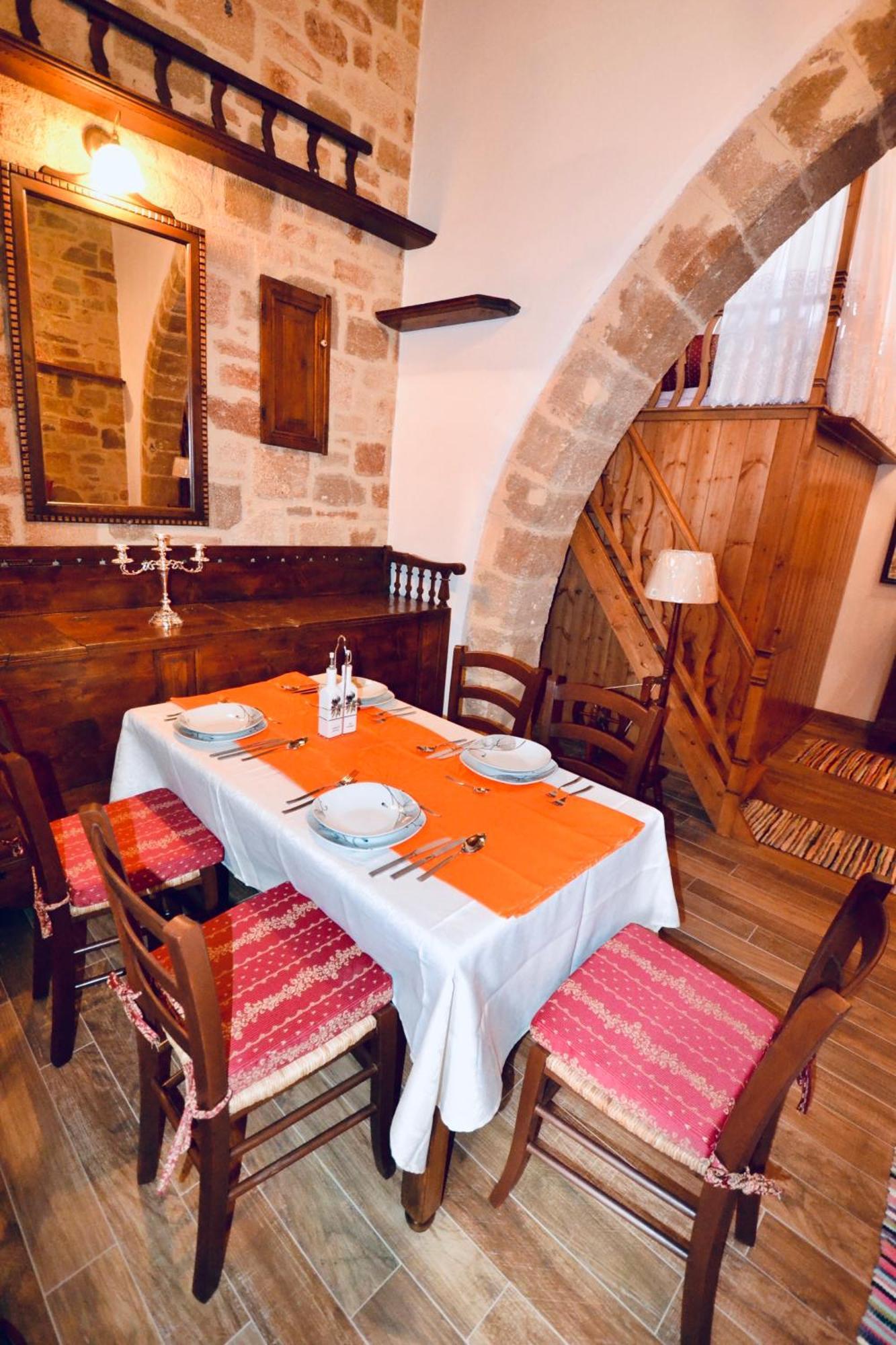 Patitiri Traditional House With Hot Tub *
