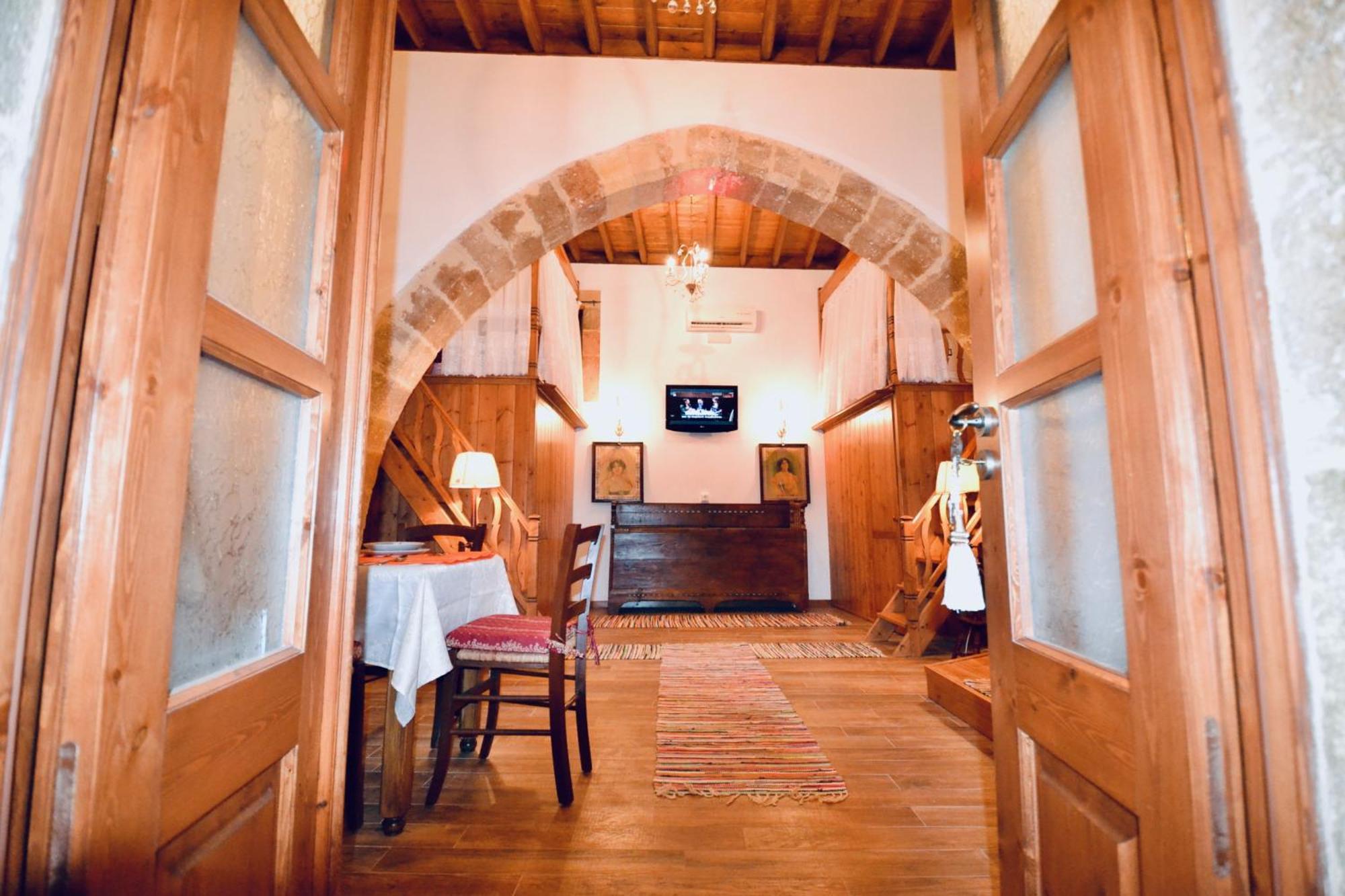 Patitiri Traditional House With Hot Tub
